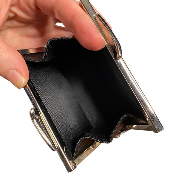 Mini Coin Purse Silver Structured Kiss Lock - Picture 5 of 8